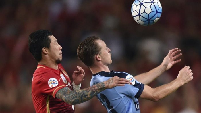 China prohíbe a los futbolistas hacerse tatuajes para que sean 