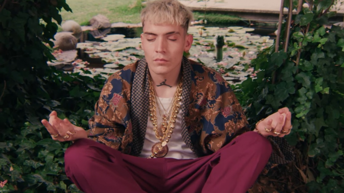 Marcianeke resumió Cobra Kai a su estilo: “La gente cree que todo en la vida es darle corte