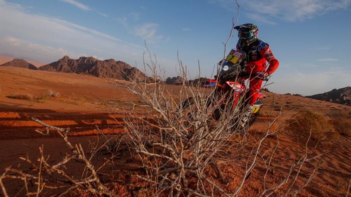Pablo Quintanilla se mantiene segundo en la clasificación de las motos en el Dakar