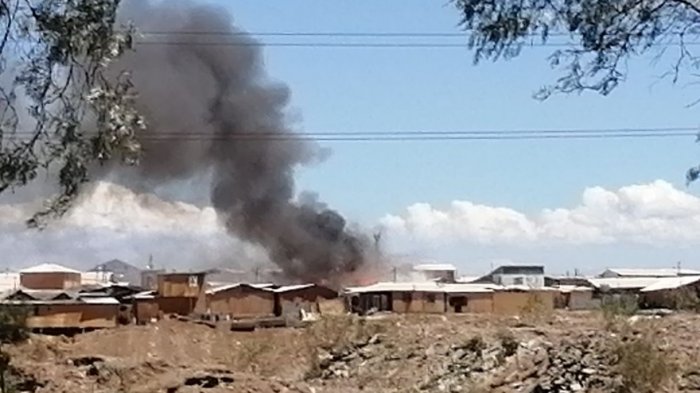 Cerrillos: Incendio afecta a la Toma Nuevo Amanecer