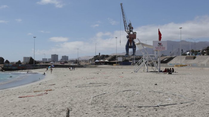 Sujeto denunciado por abuso a niña en playa El Trocadero se escondió en un baño tras agresiones de testigos