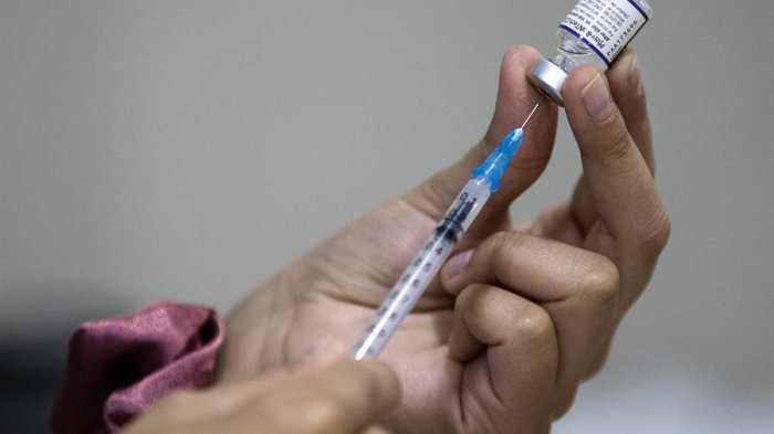 Chile es el segundo país del mundo en aplicar la cuarta dosis