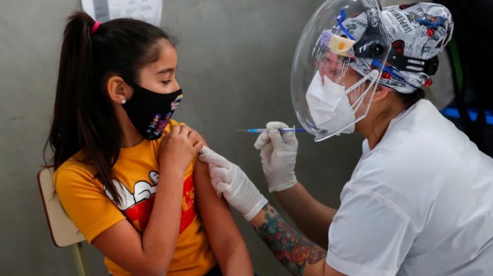 Argentina tiene nuevo récord en casos diarios de COVID-19: Superan los 130 mil