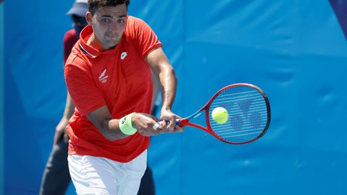 Barrios se suma a Tabilo y habrá tres chilenos en un Grand Slam por primera vez en 12 años