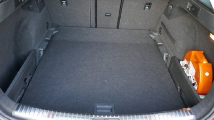 Por miedo a contagiarse: Madre encierra a su hijo en el maletero tras enterarse que tiene COVID-19