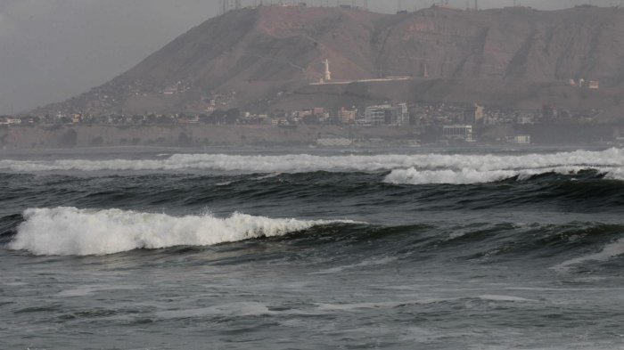 Personas fallecidas por tsunami en Perú: Autoridades no emitieron alerta para abandonar las playas