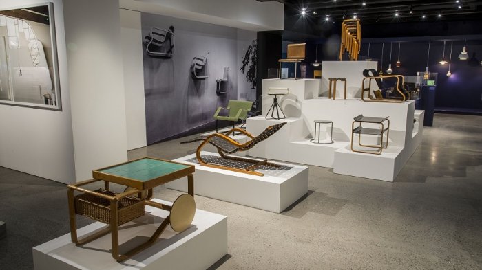 Museo demandó a artista por quedarse con dinero que le dieron para realizar dos obras: Entregó lienzos en blanco