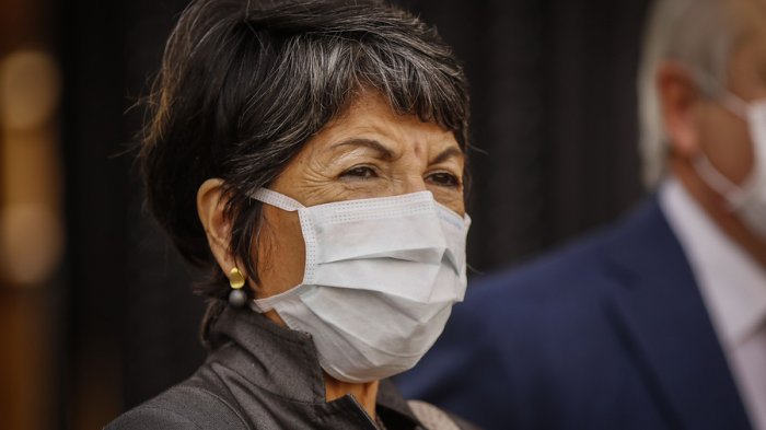 Minsal: Contagiados de COVID-19 deberán notificar por cuenta propia a sus contactos estrechos