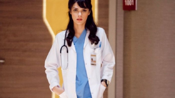 Conoce a Sinem Ünsal: La joven actriz que ha cautivado con su interpretación de Nazli en Doctor Milagro