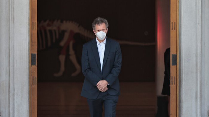 La anécdota del nuevo ministro de Transportes en una micro: Le robaron el celular y dos personas lo ayudaron