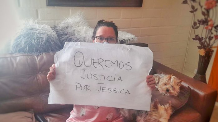 Quedó en silla de ruedas: Mujer pierde cobertura de salud tras tres años de tratamiento sin resultados