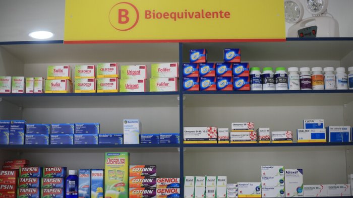 Estudio del Sernac: Medicamentos originales son hasta casi 17 veces más caros que bioequivalentes genéricos