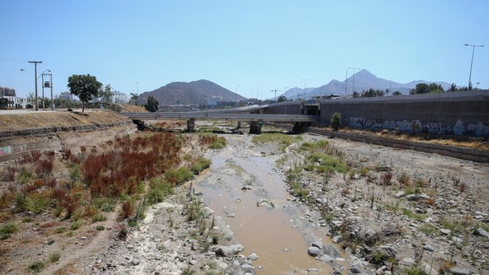 MOP declaró escasez hídrica en seis comunas de la Región Metropolitana