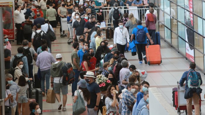 Lo que debes saber si viajas en avión desde el aeropuerto de Santiago este verano