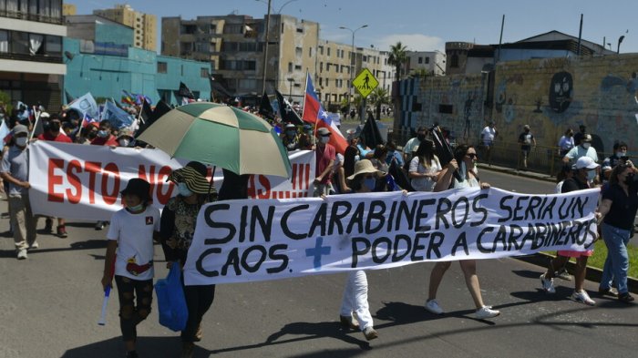 Las imágenes que dejó la manifestación contra la violencia y migración ilegal en Iquique