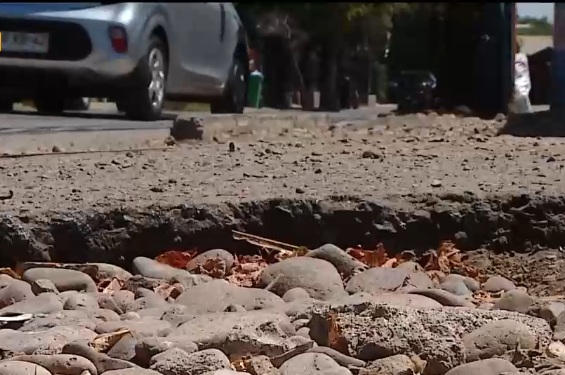 Chile a medias: Vecinos de Conchalí llevan más de un año sin veredas