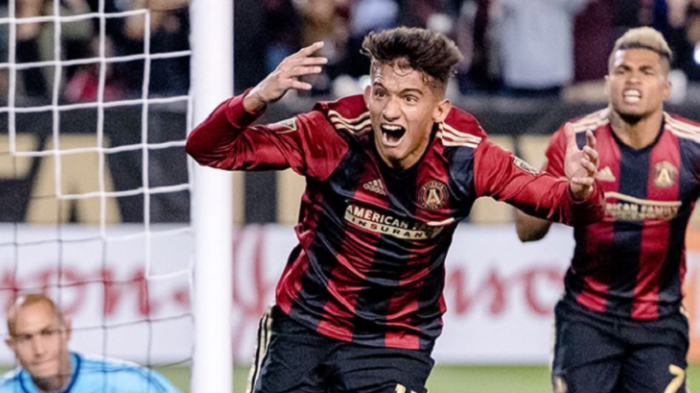 Universidad Católica sorprende y anuncia a mediocampista argentino como nuevo refuerzo