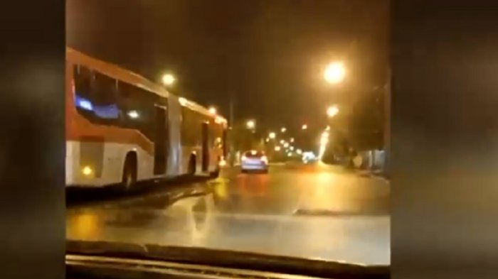 Irracional conducta de chofer de transporte público: Chocó auto y huyó