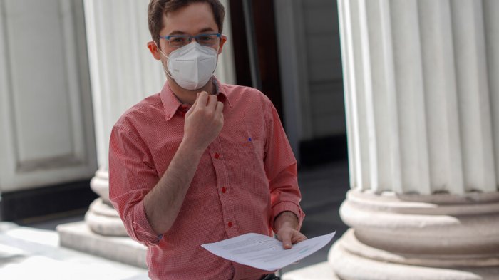 Vicepresidente de la Convención Constitucional dio positivo a COVID-19