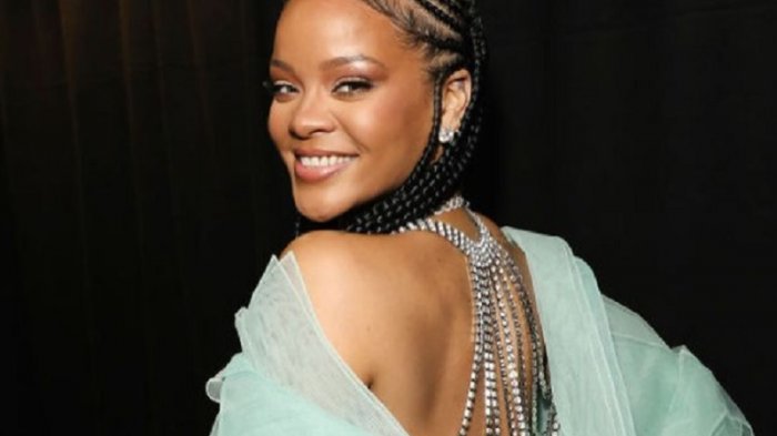 Rihanna publica su primera foto embarazada y le llueven los 