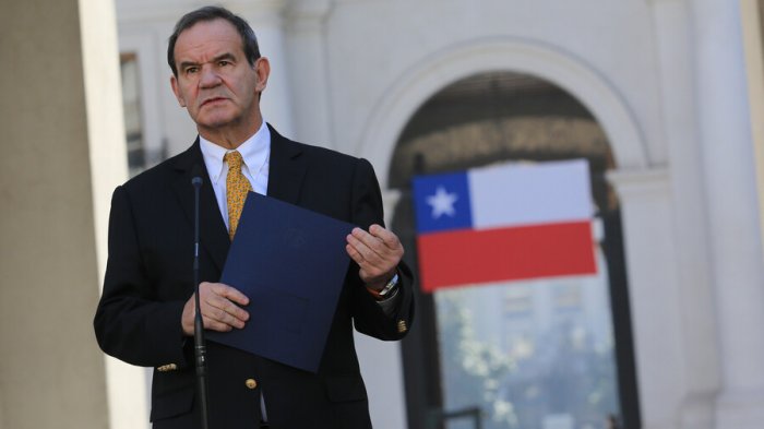 Cancillería aclara reuniones de Allamand en España: “Se encuentra haciendo uso de su feriado legal”