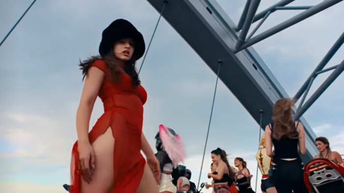 Con homenaje a Daddy Yankee y Wisin: Así es SAOKO, el nuevo video de Rosalía que mezcla reggaetón y jazz