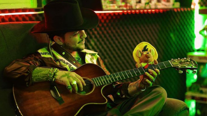 Quién es Christian Nodal, el cantante que cobrará hasta $2 millones por presentarse en Chile