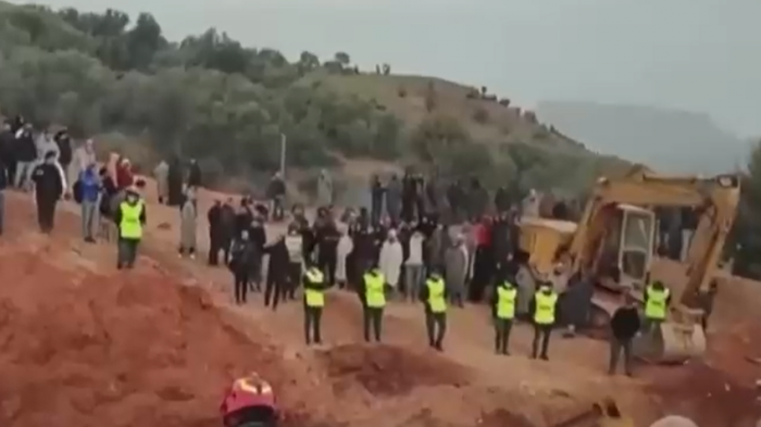 Horas clave para el rescate: Niño lleva tres días atrapado en un pozo