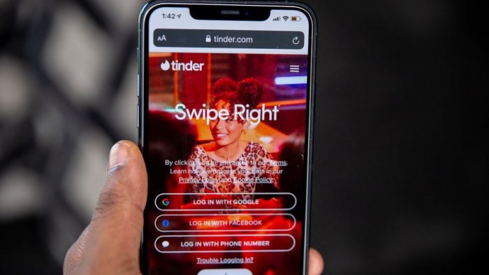 “Me ve como amiga”: La desilusión de una mujer que dejó su país para vivir con un hombre que conoció en Tinder