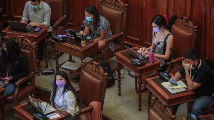 Cero votos a favor: Comisión de la CC rechaza iniciativa que pretendía eliminar los poderes del Estado