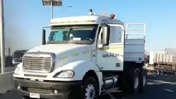 Muerte de camionero genera protestas en Antofagasta: Sujetos lo habrían lanzado de un paso nivel