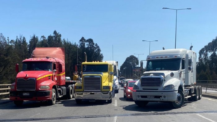 Continúan las protestas: Camioneros inician bloqueo en la ruta 68