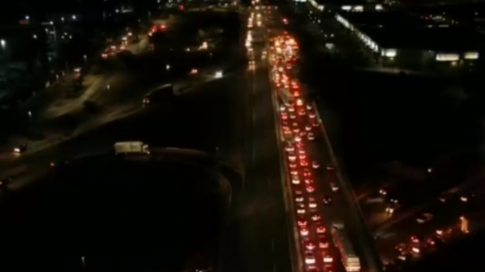 Congestión vehicular en Américo Vespucio por bloqueo de camioneros