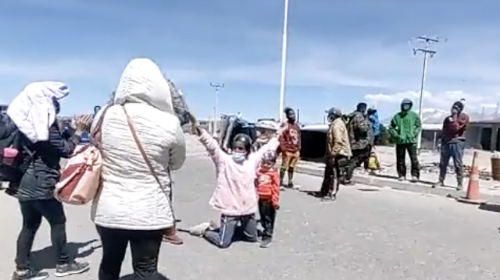 Crisis en Colchane: Bolivia habría negado ingreso a migrantes reconducidos desde Chile