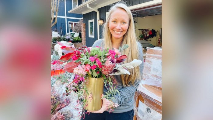 Mujer recauda más de $17 millones y sorprende a 400 viudas con ramos de flores este 14 de febrero