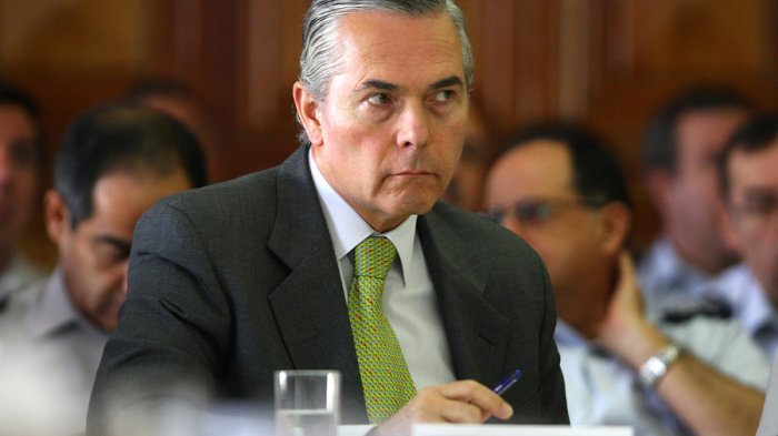 Óscar Izurieta: Someten a proceso a ex comandante en jefe del Ejército por millonaria malversación