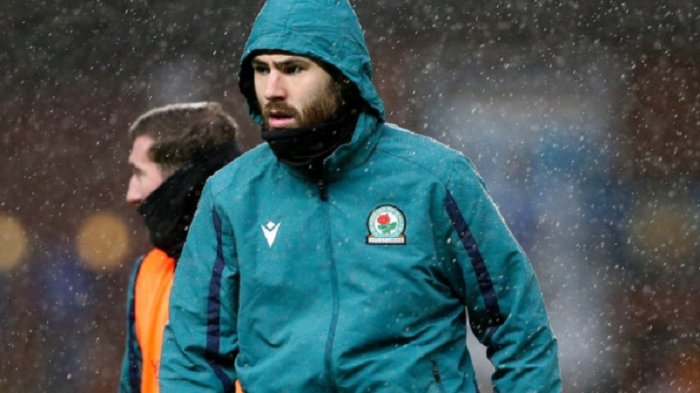 Alerta en La Roja: Ben Brereton salió lesionado de partido del Blackburn Rovers por la liga local