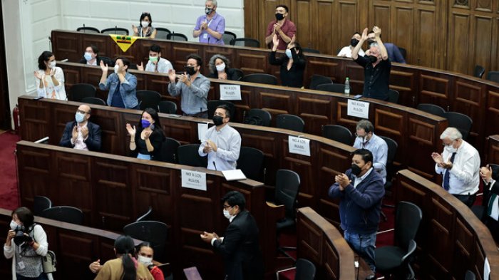 Función jurisdiccional paritaria e intercultural: Los 14 artículos aprobados en general por el pleno de la CC