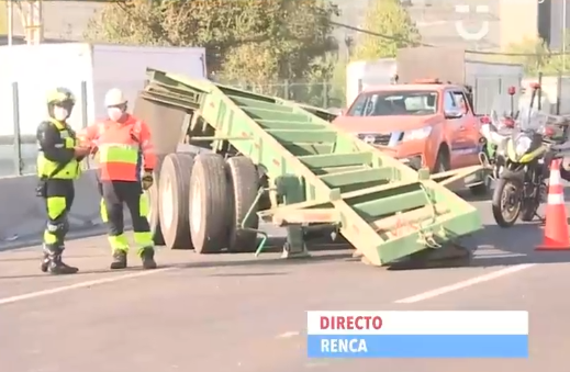 Accidente en Renca: Camión perdió su carga y provocó choque múltiple en Av. Américo Vespucio