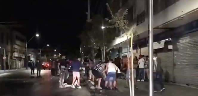 Fiesta terminó en grave pelea: Vecinos increparon y golpearon a conserjes