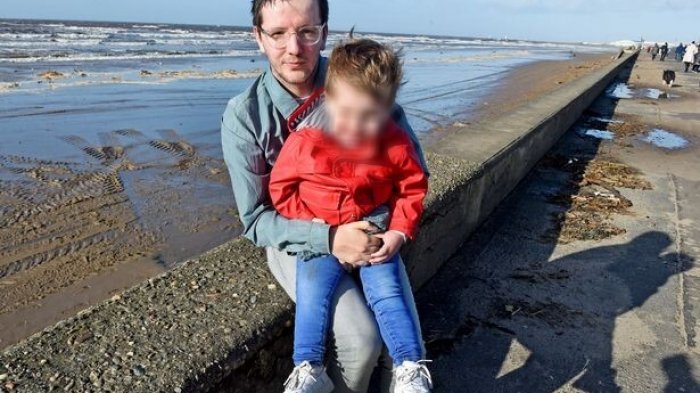 Joven quedó atrapado al rescatar a su hijo que cayó a un pozo: 