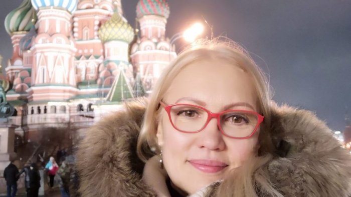 Diseñadora que vivió en Chile está en zona roja de Ucrania: 