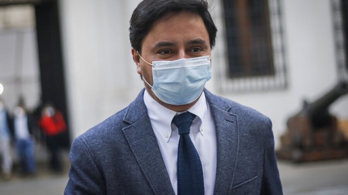 Alcalde de La Florida pide a padres que no envíen al colegio a niños sin vacunar