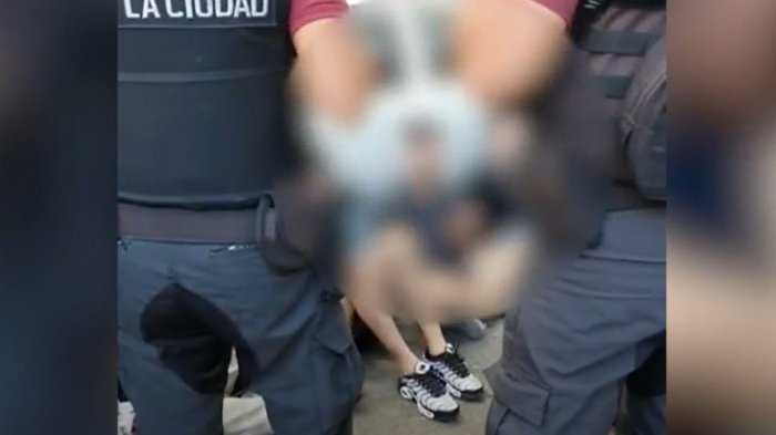 Violación grupal a plena luz del día impacta a Argentina: Vecinos intentaron rescatar a la víctima