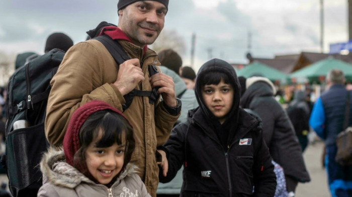 Afgano refugiado en Ucrania debió escapar junto a su familia tras invasión rusa: 