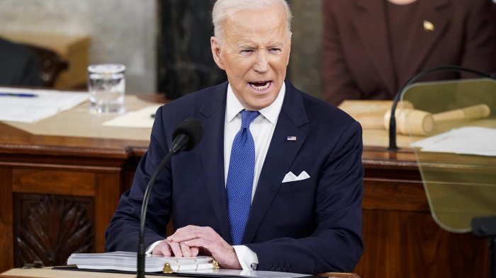 Biden anunció el cierre de espacio aéreo de Estados Unidos a todos los vuelos rusos
