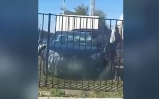 Funcionaria de Cesfam en Punta Arenas destruyó vidrios del auto de su jefa tras perder juicio laboral