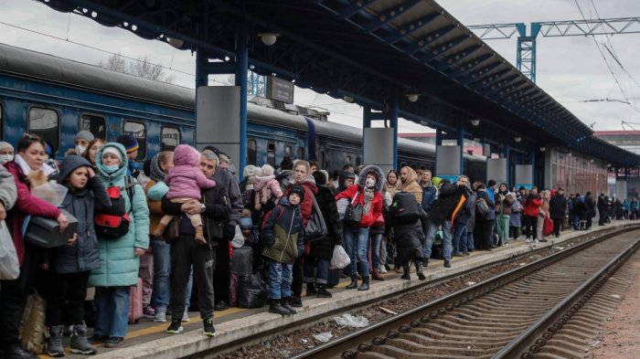 ONU reporta más de 1,5 millones personas que han huido de Ucrania desde que inició la invasión rusa