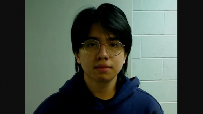 La grababa mientras dormía: Modelo de Only Fans descubrió que un acosador se escondía en su ático