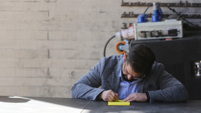 El poema que escribió Boric durante la conmemoración del 8M: “La Batucana es rebeldía, de esa que no se apaga”